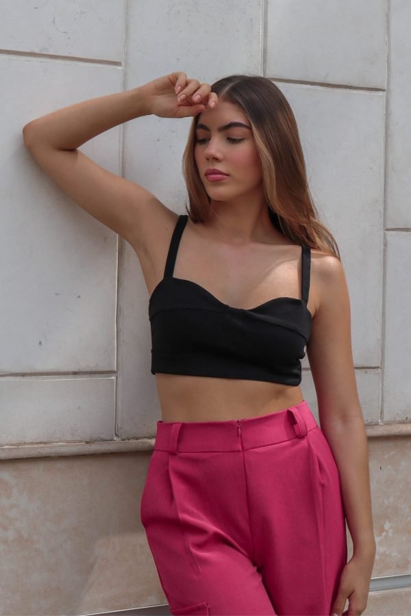 Her crop top - Imagen 5